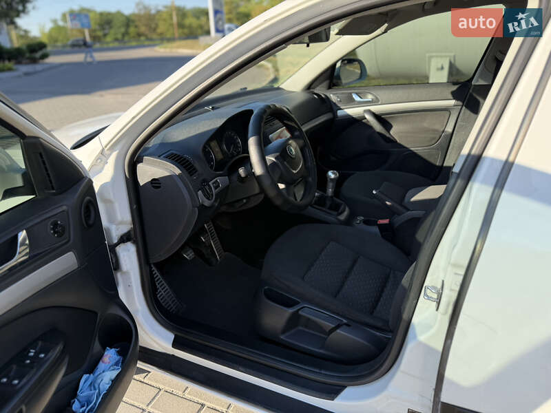 Ліфтбек Skoda Octavia 2010 в Дніпрі
