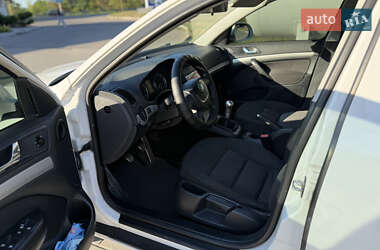 Лифтбек Skoda Octavia 2010 в 