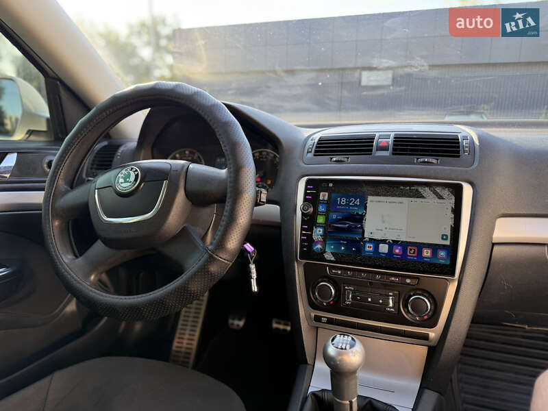 Ліфтбек Skoda Octavia 2010 в Дніпрі