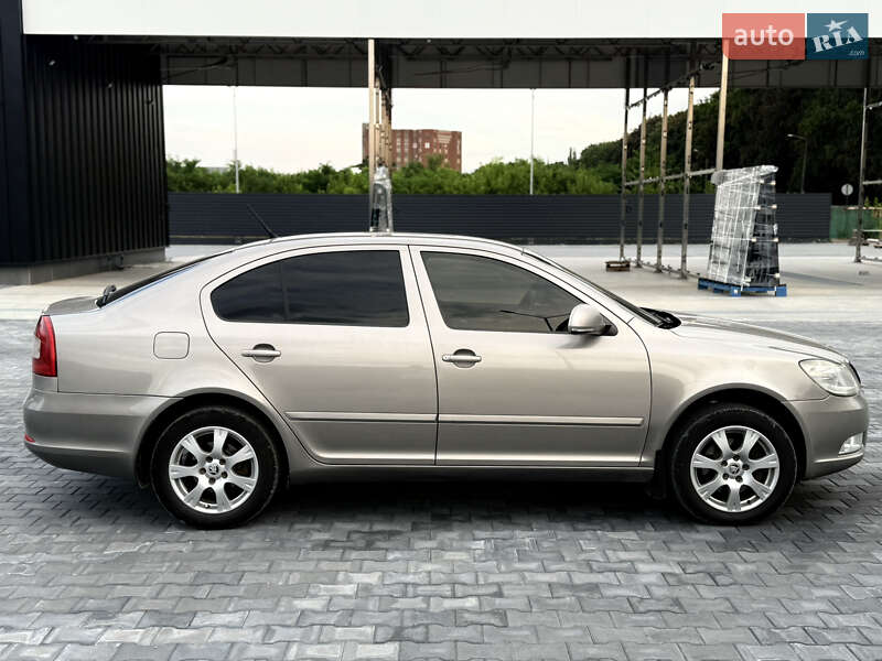Лифтбек Skoda Octavia 2011 в Каменец-Подольском