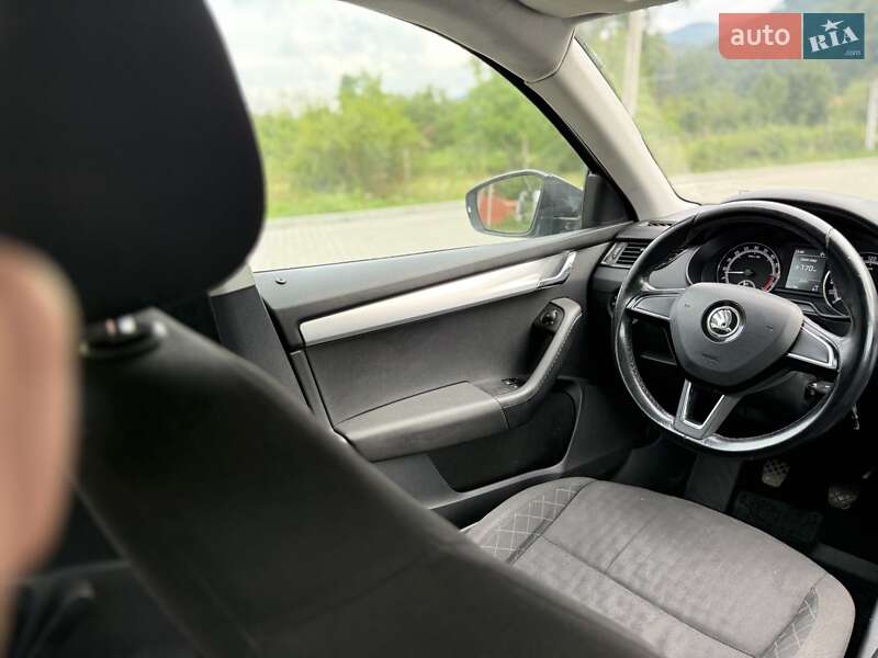 Лифтбек Skoda Octavia 2017 в Ужгороде