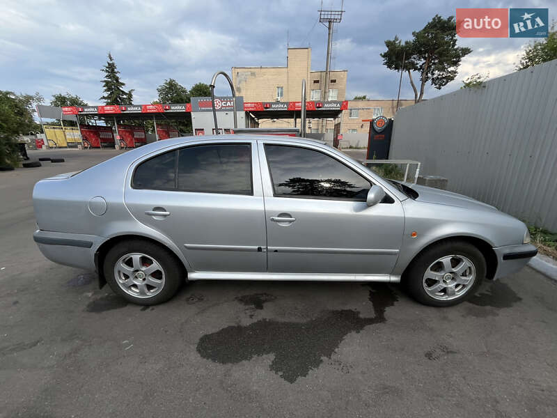 Лифтбек Skoda Octavia 1999 в Киеве