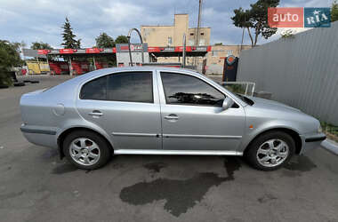 Лифтбек Skoda Octavia 1999 в 