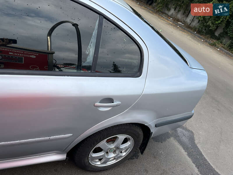 Лифтбек Skoda Octavia 1999 в Киеве