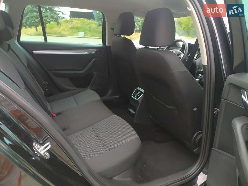 Универсал Skoda Octavia 2015 в Дубно