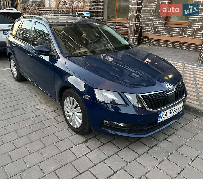 Универсал Skoda Octavia 2017 в Ирпене