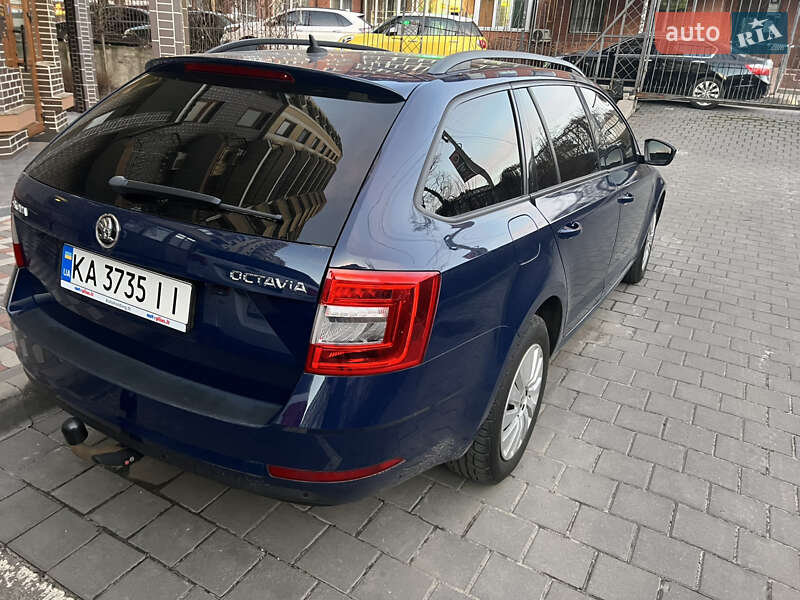 Универсал Skoda Octavia 2017 в Ирпене