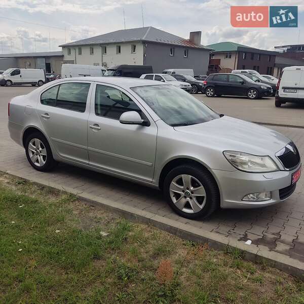 Лифтбек Skoda Octavia 2012 в 