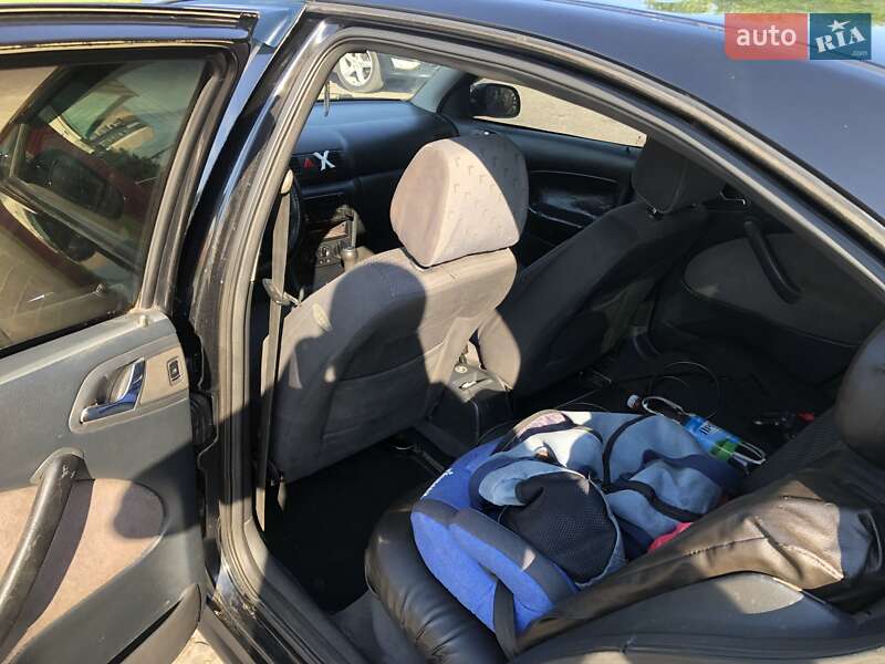 Лифтбек Skoda Octavia 2000 в Варве