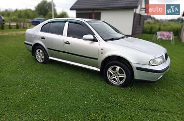 Лифтбек Skoda Octavia 1999 в 