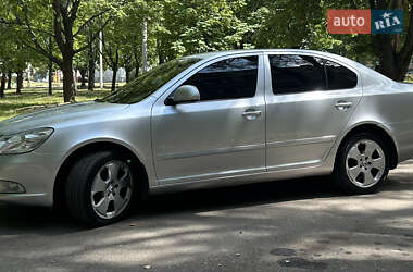 Лифтбек Skoda Octavia 2012 в 
