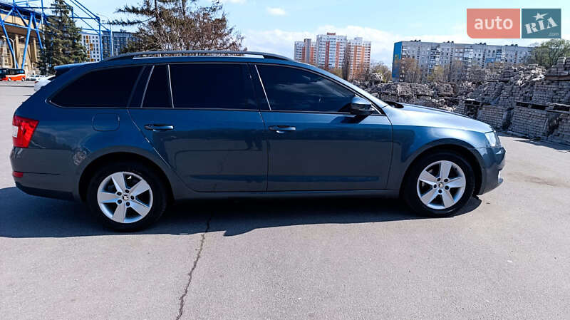 Универсал Skoda Octavia 2015 в Харькове