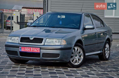 Лифтбек Skoda Octavia 2004 в Сарнах