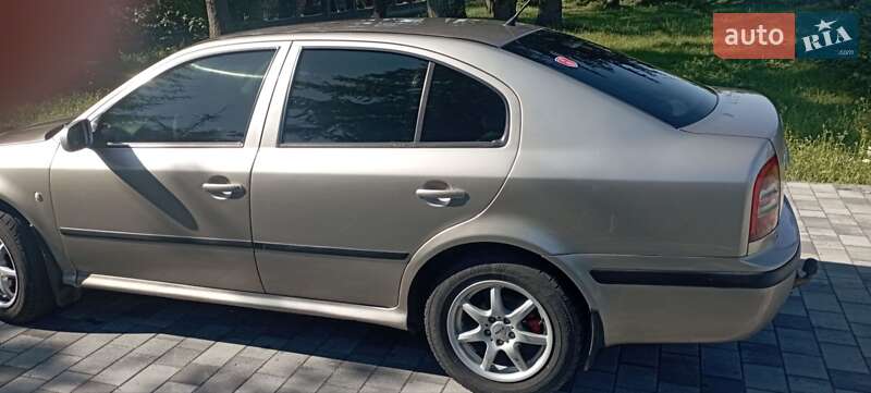 Лифтбек Skoda Octavia 2004 в Староконстантинове
