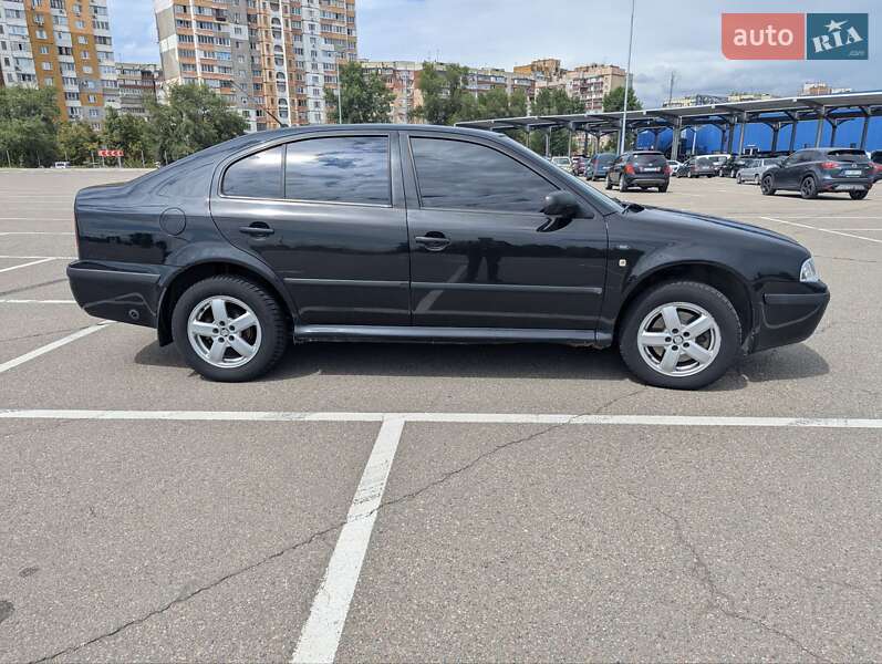 Лифтбек Skoda Octavia 2004 в Киеве
