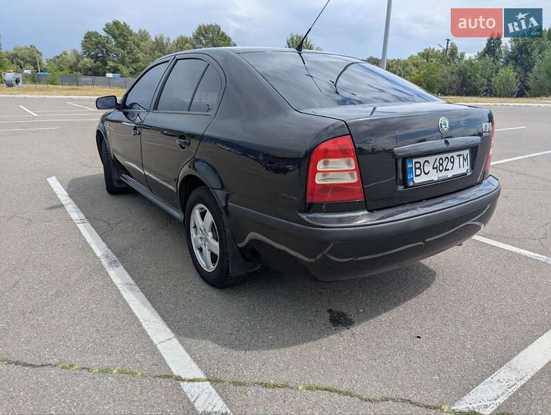 Лифтбек Skoda Octavia 2004 в Киеве