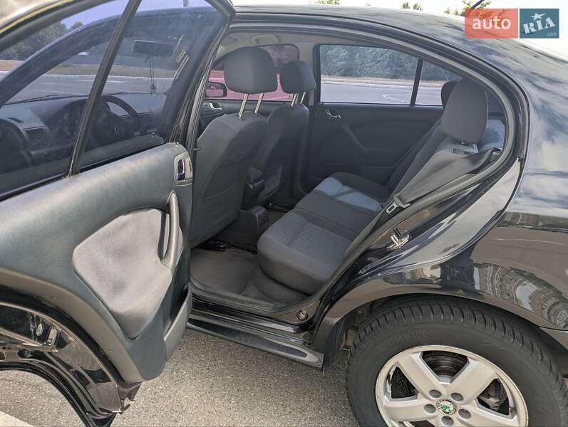 Лифтбек Skoda Octavia 2004 в Киеве