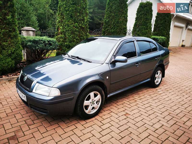 Лифтбек Skoda Octavia 2004 в Косове