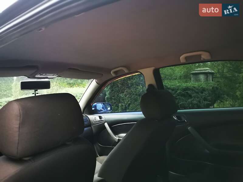 Лифтбек Skoda Octavia 2004 в Косове