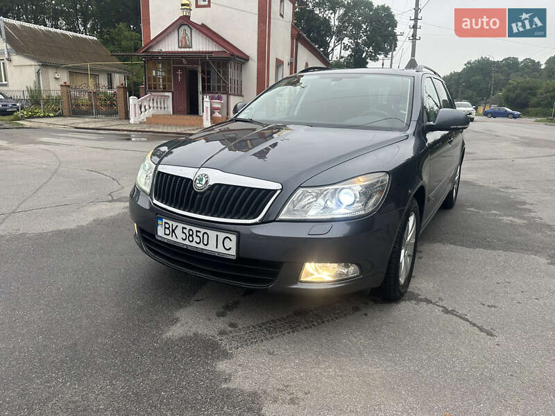 Универсал Skoda Octavia 2009 в Изяславе
