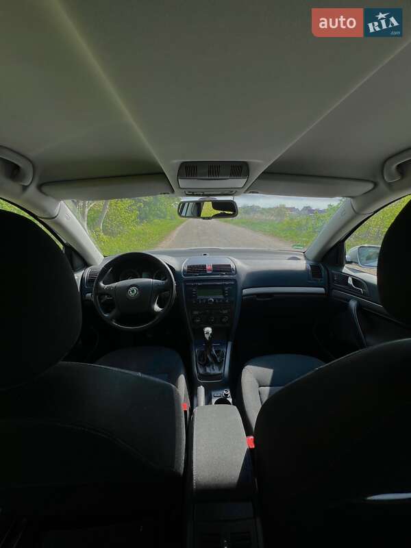 Лифтбек Skoda Octavia 2008 в Житомире