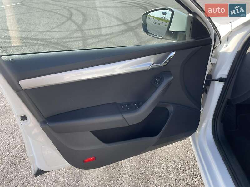 Лифтбек Skoda Octavia 2015 в Львове