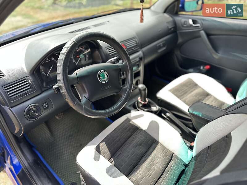 Лифтбек Skoda Octavia 2009 в Черкассах
