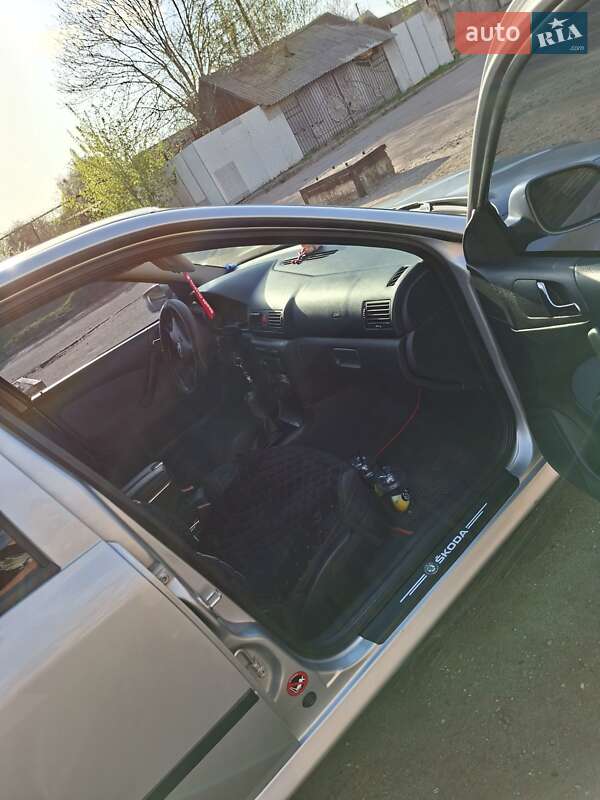Лифтбек Skoda Octavia 2001 в Чернигове