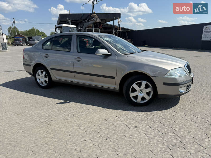 Лифтбек Skoda Octavia 2006 в Львове