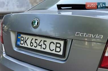 Лифтбек Skoda Octavia 2012 в 