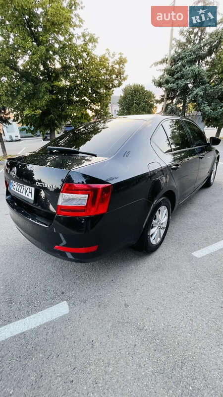 Лифтбек Skoda Octavia 2017 в Подгородном