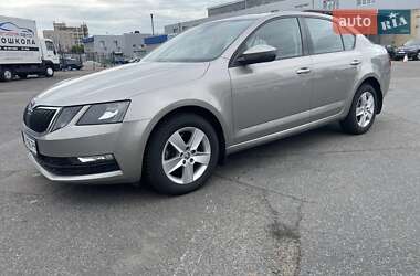 Ліфтбек Skoda Octavia 2019 в 