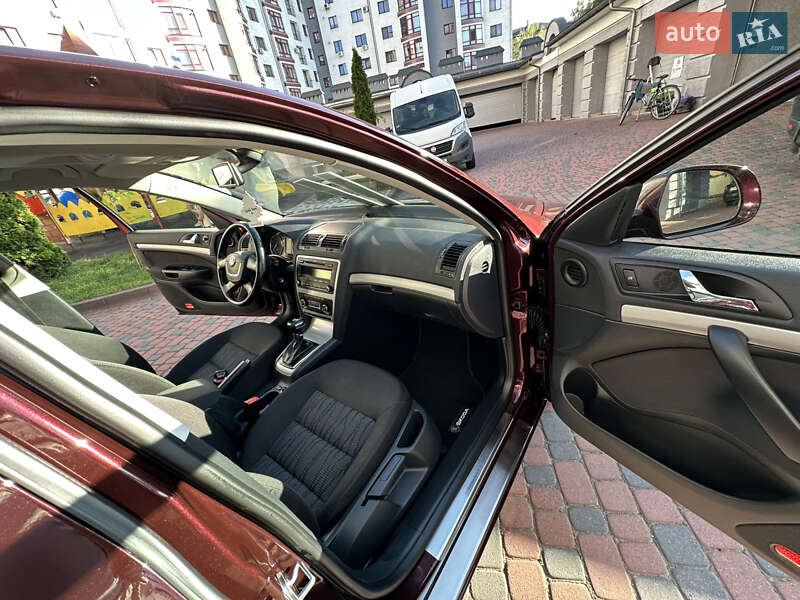 Лифтбек Skoda Octavia 2010 в Ивано-Франковске