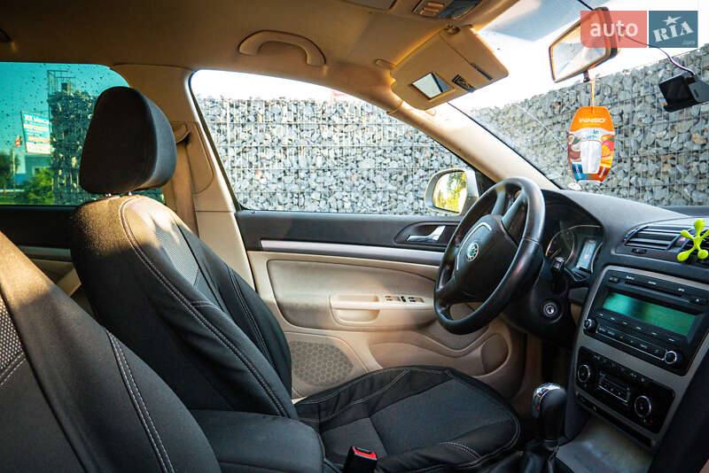 Універсал Skoda Octavia 2010 в Житомирі