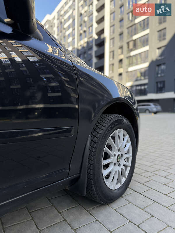 Лифтбек Skoda Octavia 2009 в Ивано-Франковске