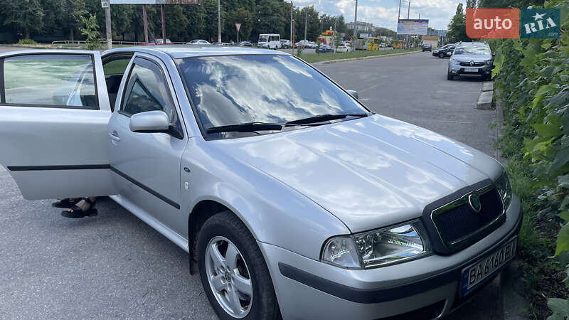 Седан Skoda Octavia 2001 в Светловодске
