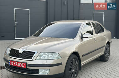Лифтбек Skoda Octavia 2004 в Нововолынске
