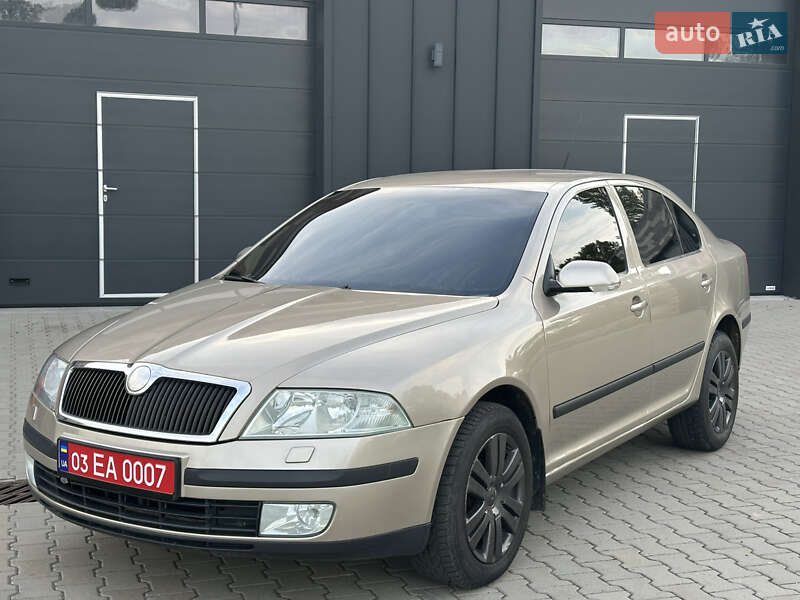 Лифтбек Skoda Octavia 2004 в Нововолынске