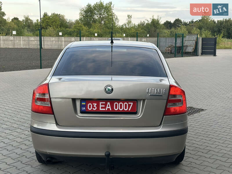Лифтбек Skoda Octavia 2004 в Нововолынске