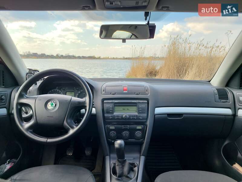 Лифтбек Skoda Octavia 2008 в Новомосковске