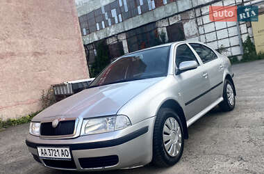 Лифтбек Skoda Octavia 2004 в Полтаве