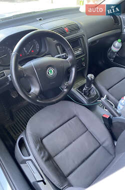 Лифтбек Skoda Octavia 2005 в 