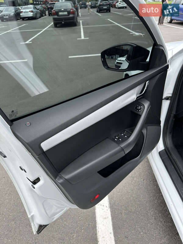 Універсал Skoda Octavia 2016 в Чернігові