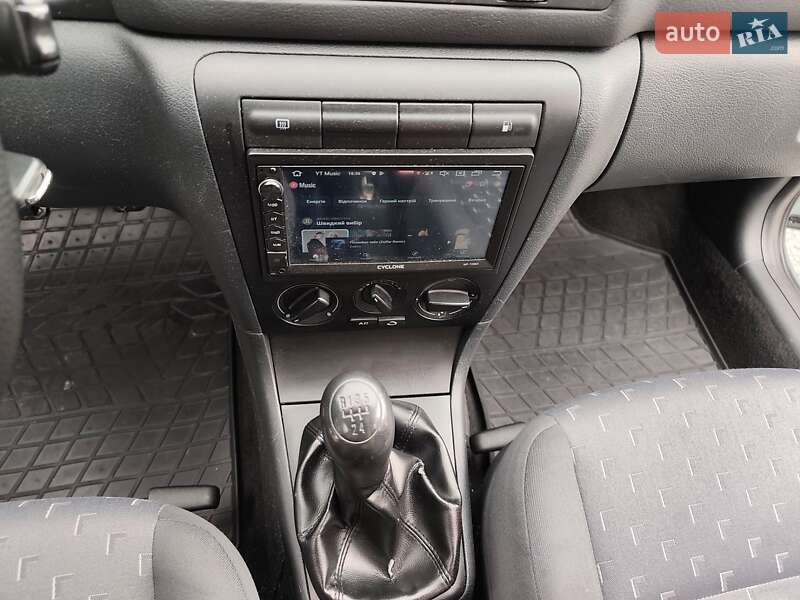 Лифтбек Skoda Octavia 2009 в Новоднестровске
