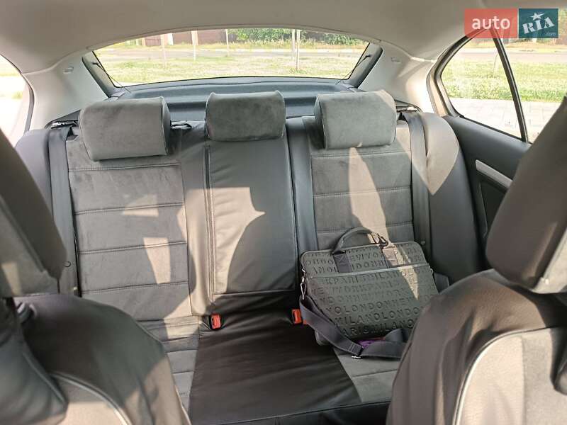 Лифтбек Skoda Octavia 2004 в Буче