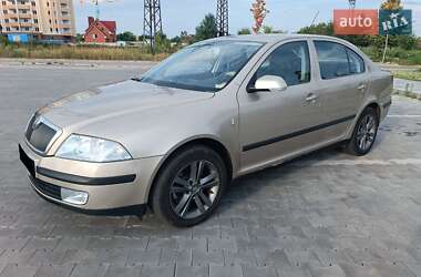 Ліфтбек Skoda Octavia 2004 в Бучі