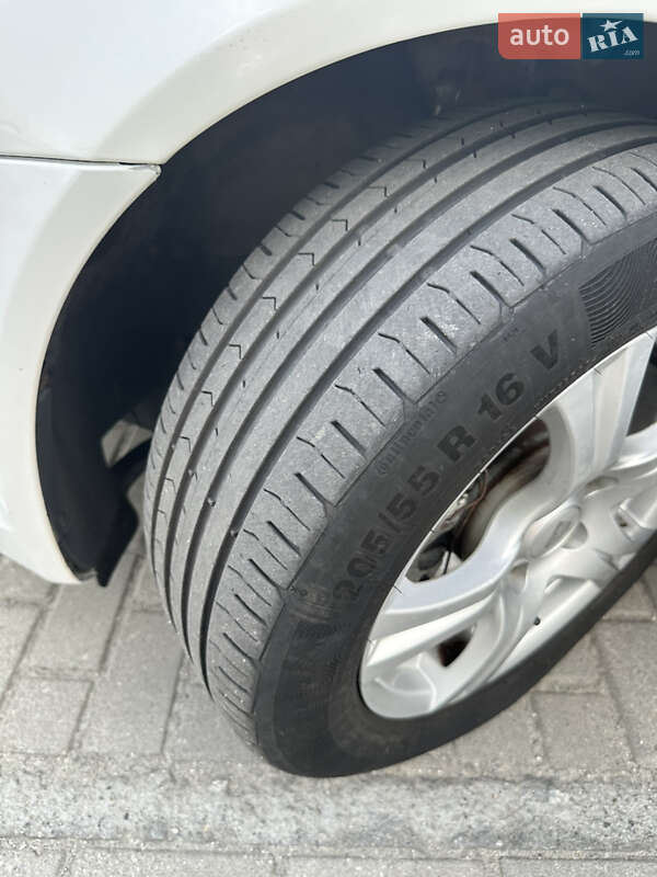 Універсал Skoda Octavia 2009 в Києві