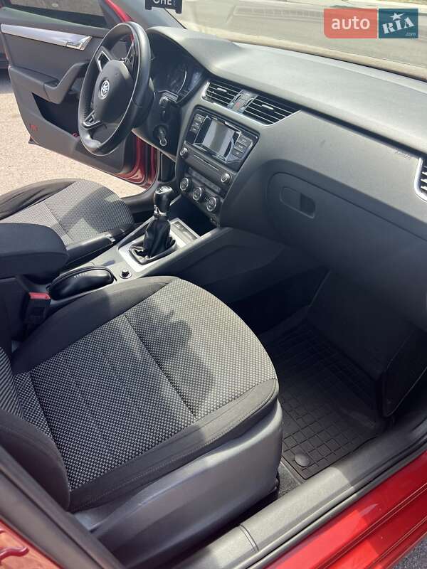 Лифтбек Skoda Octavia 2016 в Черкассах