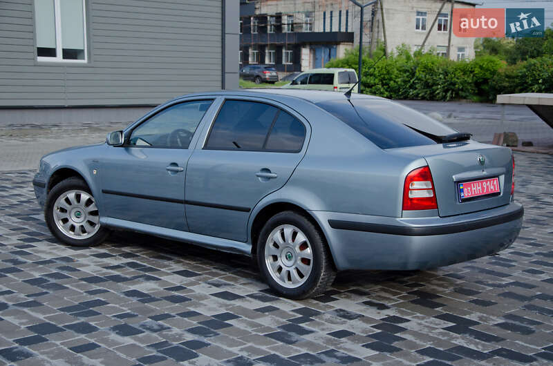 Лифтбек Skoda Octavia 2004 в Сарнах