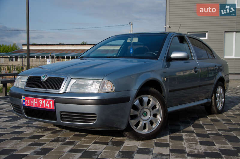 Лифтбек Skoda Octavia 2004 в Сарнах